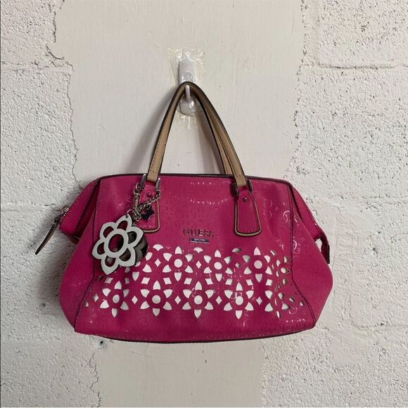 GUESS bright  Fuchia pink satchel bag with white cutout flower design - Picture 3 of 16